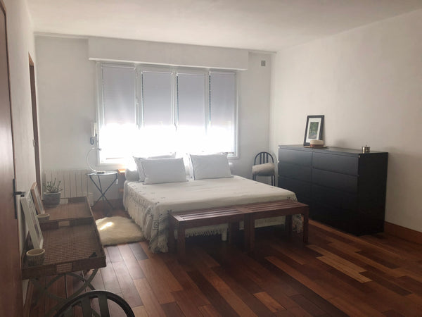 Chambre  spacieuse de plein pied avec terrasse et salle d’eau/toilettes privativ  Le Bouscat: chambre indépendante au calme Private room in home vacation rental 45501587