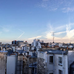 Charmant appartement composé d'un salon et d'une chambre avec un lit double au 7 Paris, France Charming flat with a great view in Le Marais Entire rental unit vacation rental 22321788