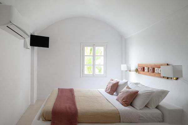 Just a short walk (4-5 min) from the centre of Fira, Emerald Apartments is a Cyc  Emerald E- Superior studio Fira Cycladic home vacation rental 24190253