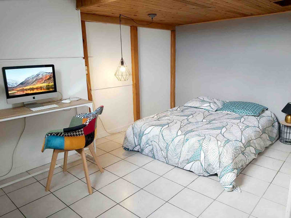 Pour le tourisme ou un rendez-vous professionnel, le studio est idéalement situé Lyon, France Studio proche des commodités. Entire rental unit vacation rental 46825638