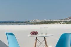 Το Naxian Spirit Suites & Apartments βρίσκεται στην Αγία Άννα της Νάξου, σε απόσ  Naxian spirit luxury suites with sea view Private room in guest suite vacation rental 19242352