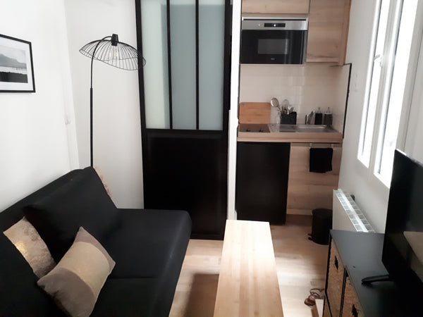 Cette studette de 9 m2 dans le Marais est toute équipée (kitchenette avec réfrig  Studette 9 m2 Paris 3ème + petit déjeuner Entire rental unit vacation rental 29753222