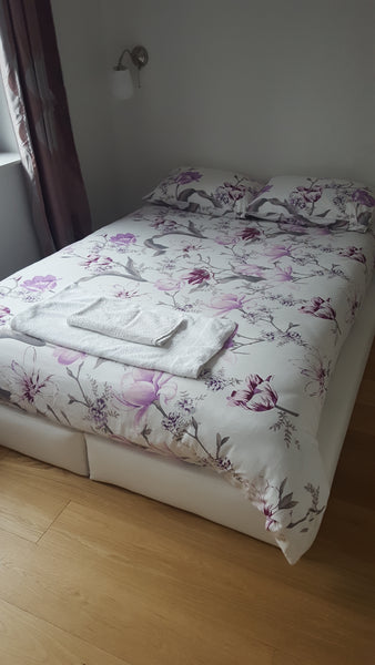 Studio Flat, 1 bedroom ( the one will be occupied by the guest).<br /> I have a  Schaerbeek, Belgium Room only for girls Maximum stay 10 days please Private room in condo vacation rental 29826412