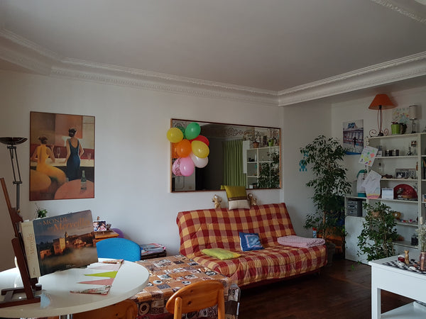 Entrepreneur, it is with pleasure that I wish to meet other people.<br />I rent  Paris, France Loue Canapé Lit (2 places) - Rent sofa bed (2 pax) Shared room in rental unit vacation rental 4815080