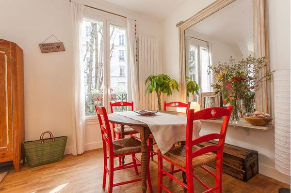 Au cœur de Montmartre, je vous propose ma pseudo chambre qui est aménagé dans le London, United Kingdom Chambre aménagée dans un salon - Montmartre Shared room in rental unit vacation rental 16549879