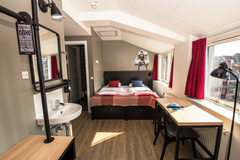Expect royal treatment. Live like a king.<br /><br />- Bigger Room with great vi Denmark Generator - Deluxe King Private room in hostel vacation rental 36790954