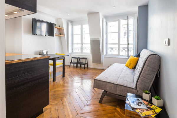 Très joli studio lumineux, disposant d'un balcon avec vue sur la place Carnot.<b Lyon, France Joli studio lumineux avec balcon Entire rental unit vacation rental 21417617