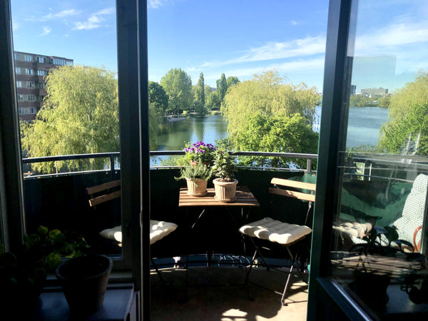 Betagende udsigt over søerne i hjertet af København.<br />Bo centralt men roligt  Smuk udsigt over søerne i stor central bolig i Kbh Entire condo vacation rental 50372136