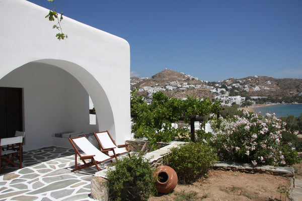 The deluxe two bedroom apartment has been renovated recently, it is very spaciou  Traditional Cycladic 2 Bedroom Apartment (deluxe) Cycladic home vacation rental 43447771