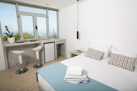 Well located studio in the beautiful village of Oia. Ideal place if you want to   Sensia Studio Room in aparthotel vacation rental 50880378