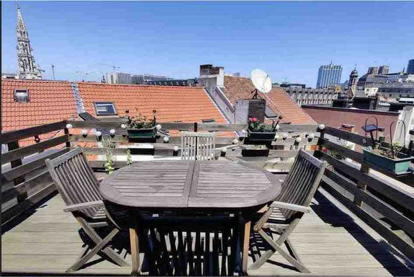 We offer our small attic bedroom in our amazing rooftop apartment. It is very we Brussels, Belgium 🔅Private bedroom in amazing loft with patio Private room in loft vacation rental 562035888547459499