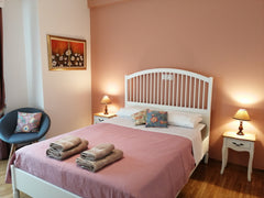 The 2-bedroom apartment is in the heart of Exarcheia and just 5 mins walk to the GR Charming 2-bedroom apartment in Exarcheia Entire rental unit vacation rental 33507487