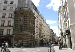 Mon logement est proche du Centre Pompidou,du Musée d'Orsay, du Fumoir, des Hall Paris, France Peacefull appartment in central Paris Entire rental unit vacation rental 13405305