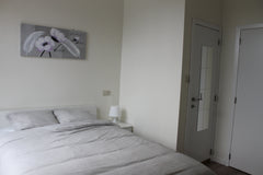 Belle chambre meublée dans une maison bruxelloise unifamiliale entièrement rénov Brussels, Belgium Belle chambre au coeur de l'UE #2 Private room in guesthouse vacation rental 26578430