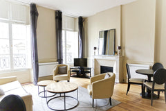 Fully furnished 52 sqm apartment, 3rd floor with a lift. <br /><br />This apartm Bordeaux, France Fantastic 1 bedroom apartment with a lift Entire rental unit vacation rental 3703259