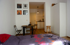 Joli petit rez de chaussée dans le beau quartier Louise à Ixelles. L'appartment  Brussels, Belgium Well Located, easy and cosy Entire rental unit vacation rental 594623985863420500