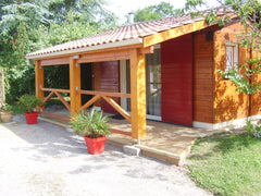 Studio 20 m² dans jardin des propriétaires avec leur piscine à disposition l'été  studio calme au Haillan Entire home vacation rental 24278353