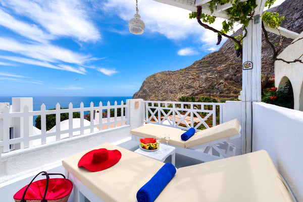 The house is situated in the best part of Kamari beach . A semi-private road lea Zografou, Greece Ifijenia's beach house Entire rental unit vacation rental 13487782