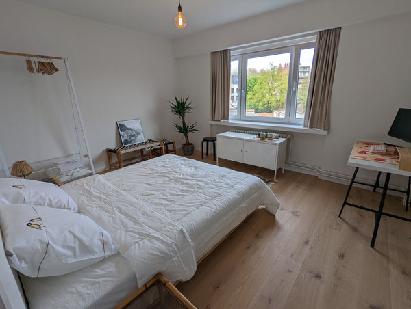 Ik verhuur mijn tweede slaapkamer aan toeristen en toevallige passanten. Ik woon Belgium Privekamer in appartement aan Citadelpark Private room in condo vacation rental 52463385