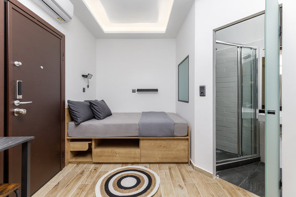 A beautiful little studio with all the amenities, into the city center, but at t Thessaloniki, Greece Stylish & Modern Studio 