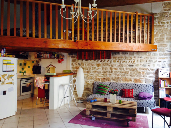 Joli studio type canut aux pierres et poutres apparentes avec sa grande mezzanin Boulogne-Billancourt, France Canut sur les Pentes de la XRousse Entire rental unit vacation rental 8573919