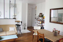 Un charmant appartement, idéal pour voyager en couple ou bien seul(e). Dans un q Paris, France charming & quiet apartment in Belleville/Jourdain Entire rental unit vacation rental 18279533