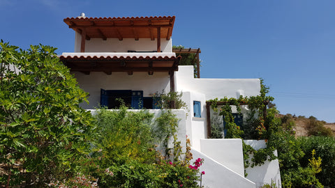 Beautiful blue and white house overlooking the lovely historic traditional villa England, United Kingdom Stones and Shells 3 bedrooms Entire home vacation rental 31522895