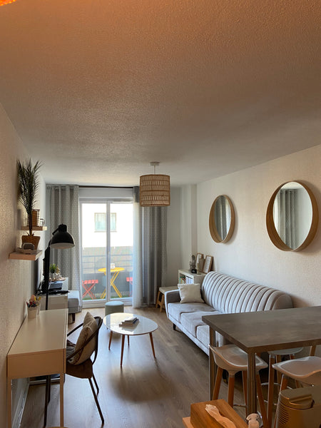 Appartement 2 pièces de 45m2 situé au 1er étage d’un immeuble calme et sécurisé. Bordeaux, France Appartement Bordeaux Chartrons - Jardin Public Entire rental unit vacation rental 566360751397359971