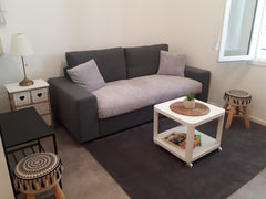 Séjournez à Bordeaux dans cet appartement situé au coeur du quartier bastide, en Nouvelle-Aquitaine, France Studio Bordeaux bastide Entire condo vacation rental 51746368