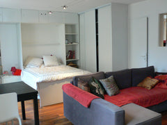 Le studio est  situé dans une rue calme, juste à côté d'un quartier très animé,  Paris, France studio à Belleville Entire rental unit vacation rental 20415094