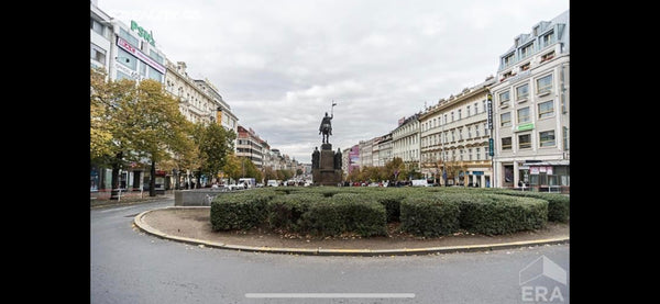 Když se ubytuješ na tomto místě v srdci dění, s rodinou to budete mít kousek na  Prague, Czechia Pro rodiny nebo kamaráde Entire condo vacation rental 651805292262749908