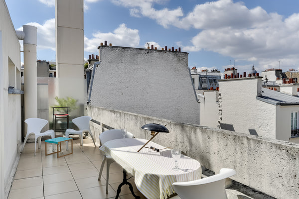 Mobility lease, or signed contract. This 46 square meters , 1 Bedroom, apartment Paris, France 1 bedroom apartment with terraces, views of Paris Entire rental unit vacation rental 20206101
