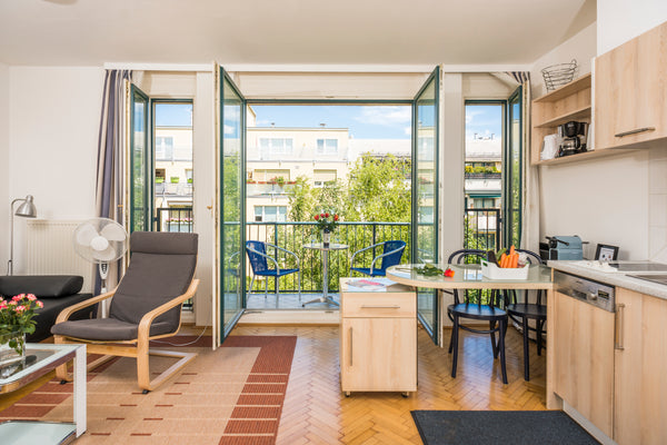 Our comfy studio with its own balcony offers you a temporary home in Vienna. Man Vienna, Austria Studio with Balcony for 2 (#R26) Entire condo vacation rental 197859