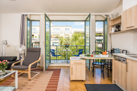 Our comfy studio with its own balcony offers you a temporary home in Vienna. Man Vienna, Austria Studio with Balcony for 2 (#R26) Entire condo vacation rental 197859