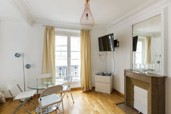 Beautiful apartment ideally located in central Paris, right next to the Arc de T Paris, France Luxurious Apart by Champs Elysées Entire rental unit vacation rental 503231
