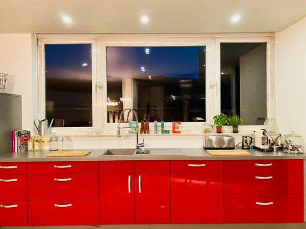 Profitez en famille de ce fabuleux logement qui offre de bons moments en perspec  Proche de l'OTAN, dans un petit immeuble calme, ce loft vous offre de très beaux espaces de vie. Entire loft vacation rental 51455910
