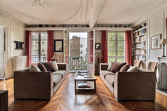 Beautiful and spacious apartment located rue de Rennes at walking distance from  Paris, France Family type 3 bedrooms Saint-Germain-des-Prés Entire rental unit vacation rental 5276453