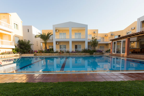 Offering an outdoor pool and a snack bar, Evelin Hotel is 600 metres from the sa Rethimnon, Greece EVELIN  hotel-apartments Private room in bed and breakfast vacation rental 4153642