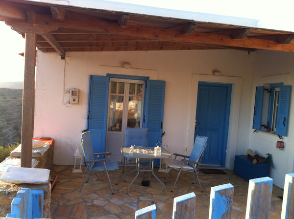 Traditional sunny apartment located just 1.5km away from Chora.<br />Amazing 40s Athens, Greece Traditional sunny apartment Entire home vacation rental 14424166
