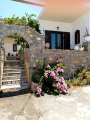 Quiet - Sun - Sea , by the beautiful Beach Voulisma <br />Το σπίτι είναι ευρύχωρ  Doctors House 2 Entire home vacation rental 35663004