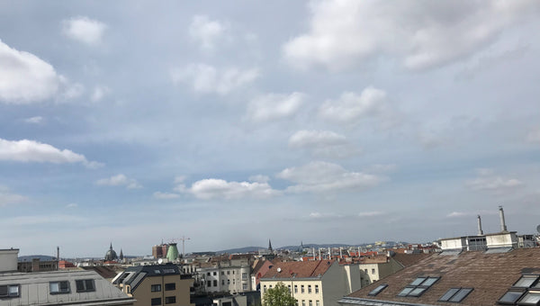 Looking for an urban and modern apartment for you, your family and friends? <br   Family/Group Apartment with terrace Entire rental unit vacation rental 53039048