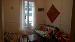 Bonjour,<br />Je loue une grande chambre pour les mois de juillet et d'août. (Un Suresnes, France Belle chambre dans un appartement Private room in rental unit vacation rental 6725735