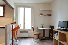 This small charming apartment situated in the lower Abbesses area is fully equip Paris, France Charming at Montmartre & rue Lepic- mobility lease Entire rental unit vacation rental 23441