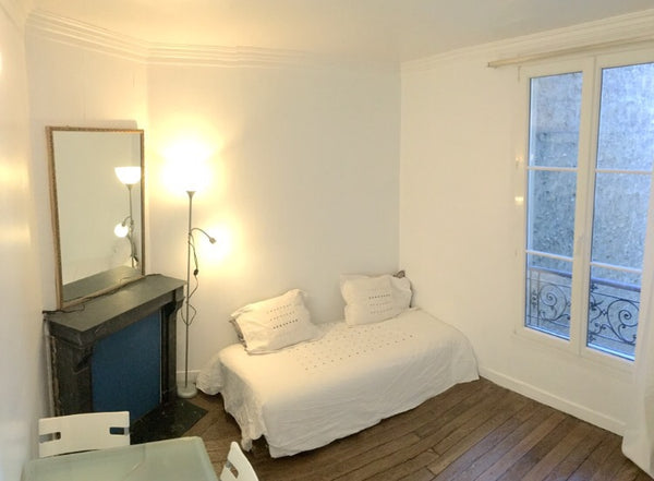 Come and stay in cosy flat on Montmartre Hill walking distance to many touristic Paris, France Wonderful Flat in Montmartre Entire rental unit vacation rental 3141583