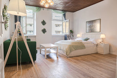 Eine wunderschöne, stylische Wohnung in einem historischen Wiener Altbaugebäude   Perfectly situated 2BR Apt. - ideal for Longstays Entire rental unit vacation rental 701247959168305524