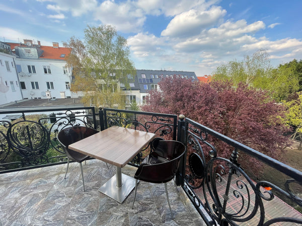 Ankommen und entspannen! <br />Das Studio befindet sich im 23 Bezirk und bietet  Vienna, Austria Gemütliche Wohnung mit Balkon Entire condo vacation rental 609775890878325063