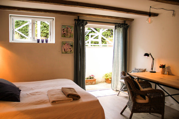 Vores hyggelige patriciervilla ligger i et stille grønt område – tæt på Københav Copenhagen, Denmark Hyggeligt stort værelse for 1 (evt. 2) Private room in home vacation rental 1945602