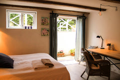 Vores hyggelige patriciervilla ligger i et stille grønt område – tæt på Københav Copenhagen, Denmark Hyggeligt stort værelse for 1 (evt. 2) Private room in home vacation rental 1945602