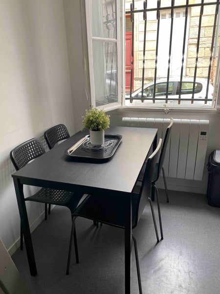 Studio 18m2 équipée, drap et serviette  fournis,1  lit mezzanine, 1 canapé conve Bordeaux, France Studio bordeaux près de Pey Berland Entire rental unit vacation rental 41142890