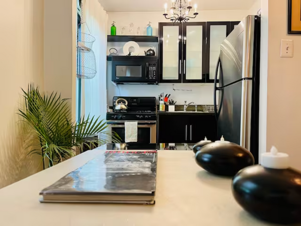 Come stay in your home away from home!<br /><br />My charming apartment is locat New York, NY Rental unit in Brooklyn · 1 bedroom · 1 bed · 1 bath Private room in rental unit vacation rental 975923866742134317